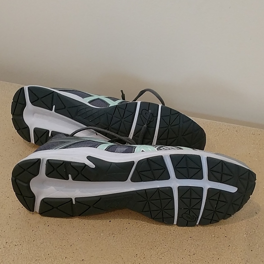 Asics Running Shoe - Picture 5 of 7